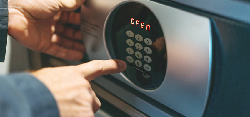 Cash Safe Openers in Stanford, California